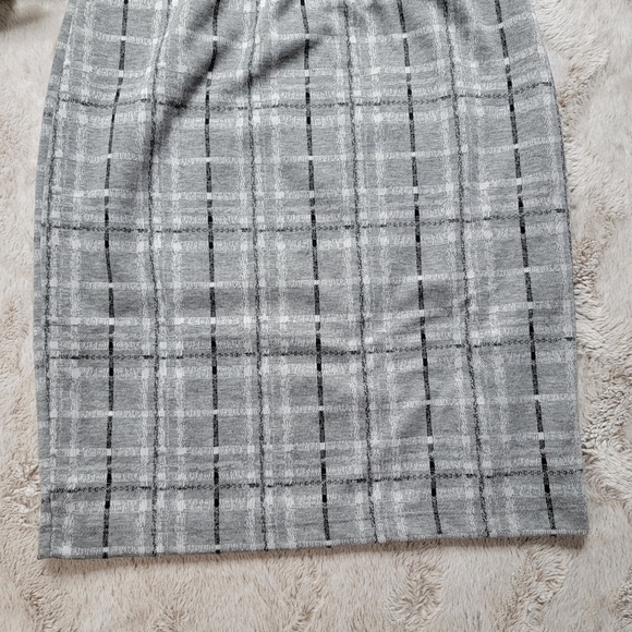 ✨️CL Renee C Light Gray Black Plaid Lightweight Pencil Skirt Size S - Picture 3 of 9